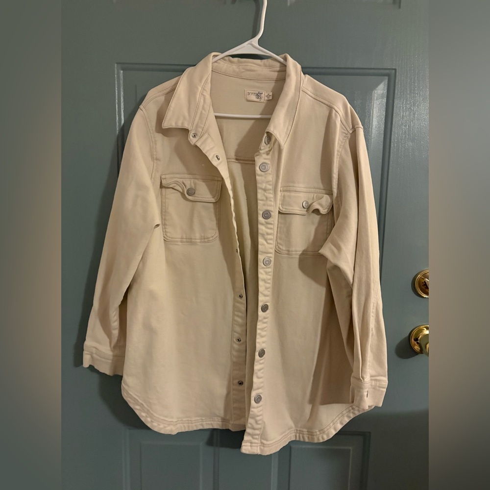 Womens Plus Shacket 1X (16W–18W) Beige Button Front